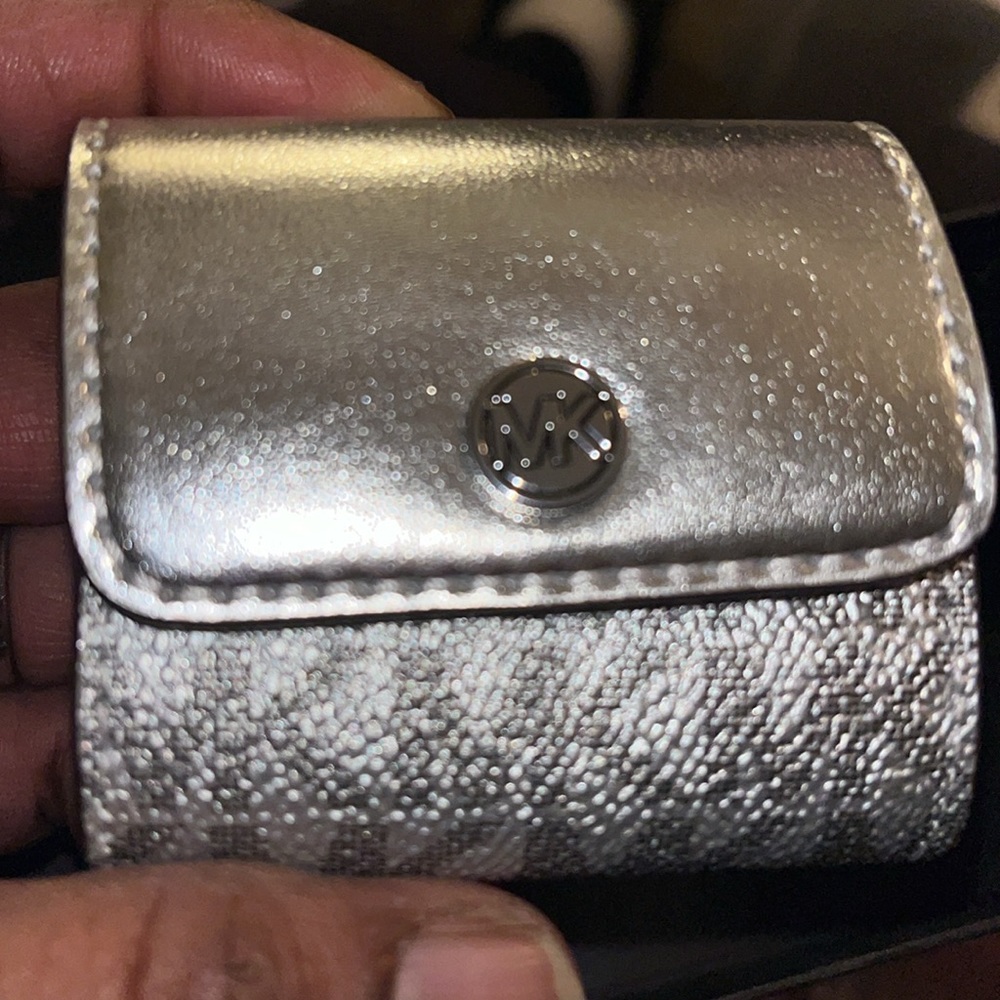 Michael Kors Women Fashion Case For AirPods Pouch Keychain Ring Cover Pale Gold